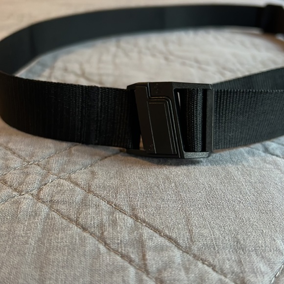 Carhartt WIP Belt - Picture 2 of 3